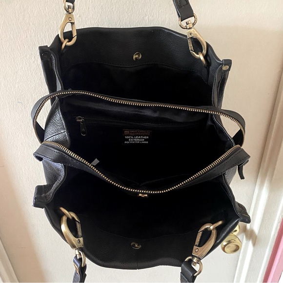 Great American Leatherworks Black Leather Shoulder Bag w Gold Tone Hardware - Picture 4 of 6
